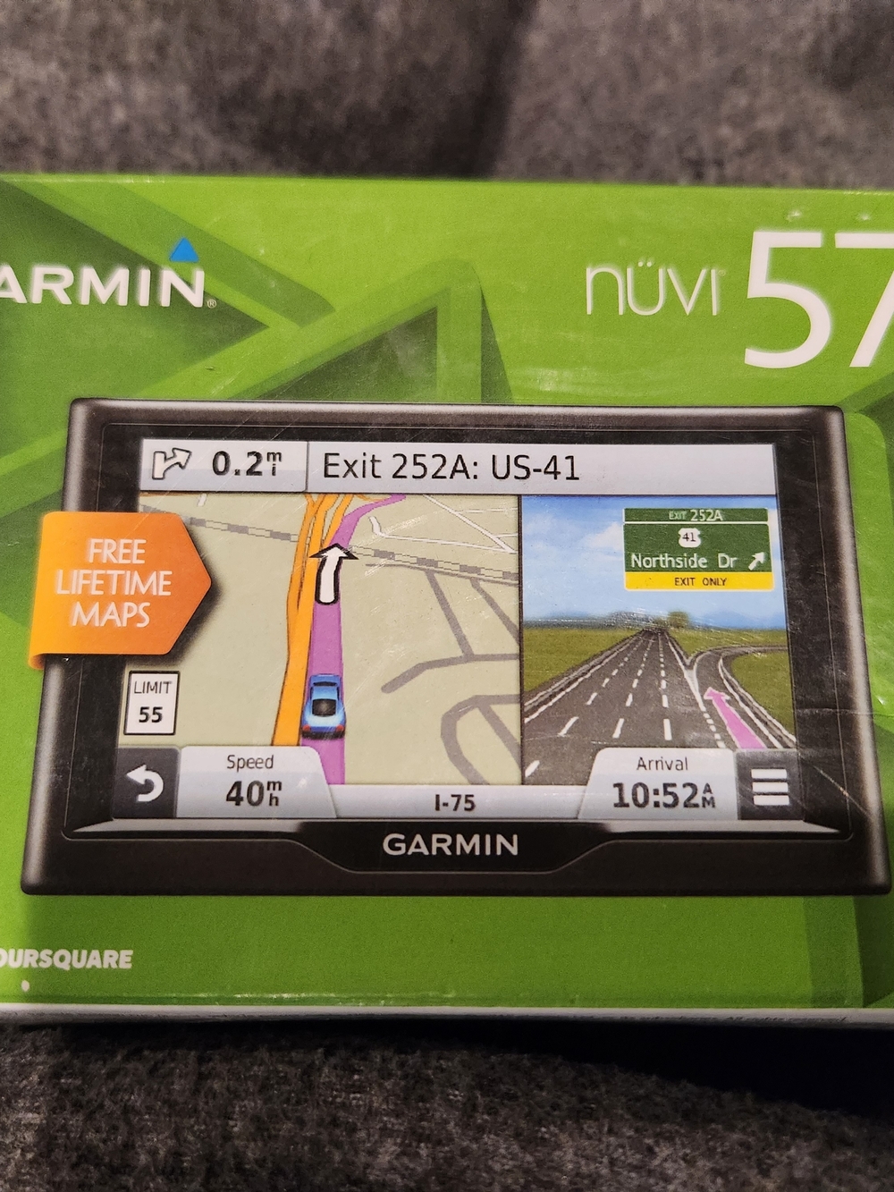 Garmin nüvi 57 GPS Navigator - Black/Green